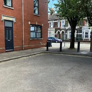 Holiday home Ninian Park Road, Cardiff
