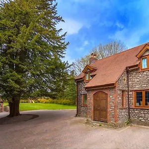 Country house Old Farm, Redhill (Somerset)